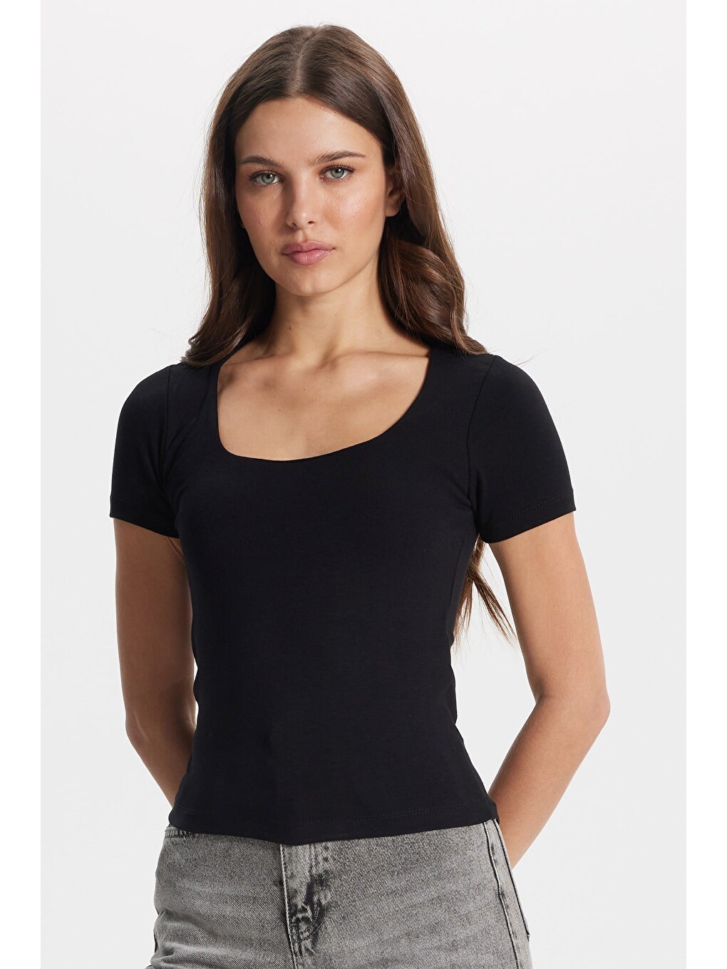 Kadın Slim Fit Dar Kesim Pamuklu Kare Yaka Kısa Kollu Siyah Tişört-6