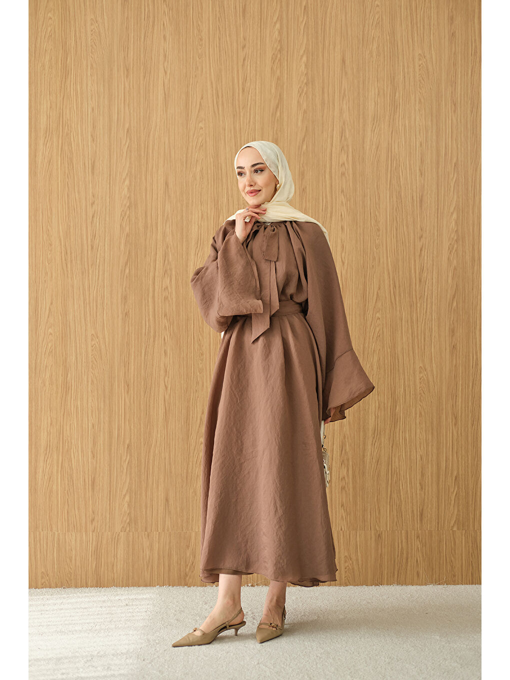 Kadın Tül Kumaş Boyun Bağlamalı Detaylı Bel Bağlamalı Elbise Kahverengi-1