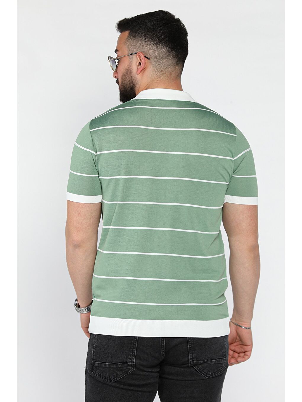 Yeşil Erkek Polo Yaka Yarım Fermuarlı Çizgi Desenli Triko Tişört-2