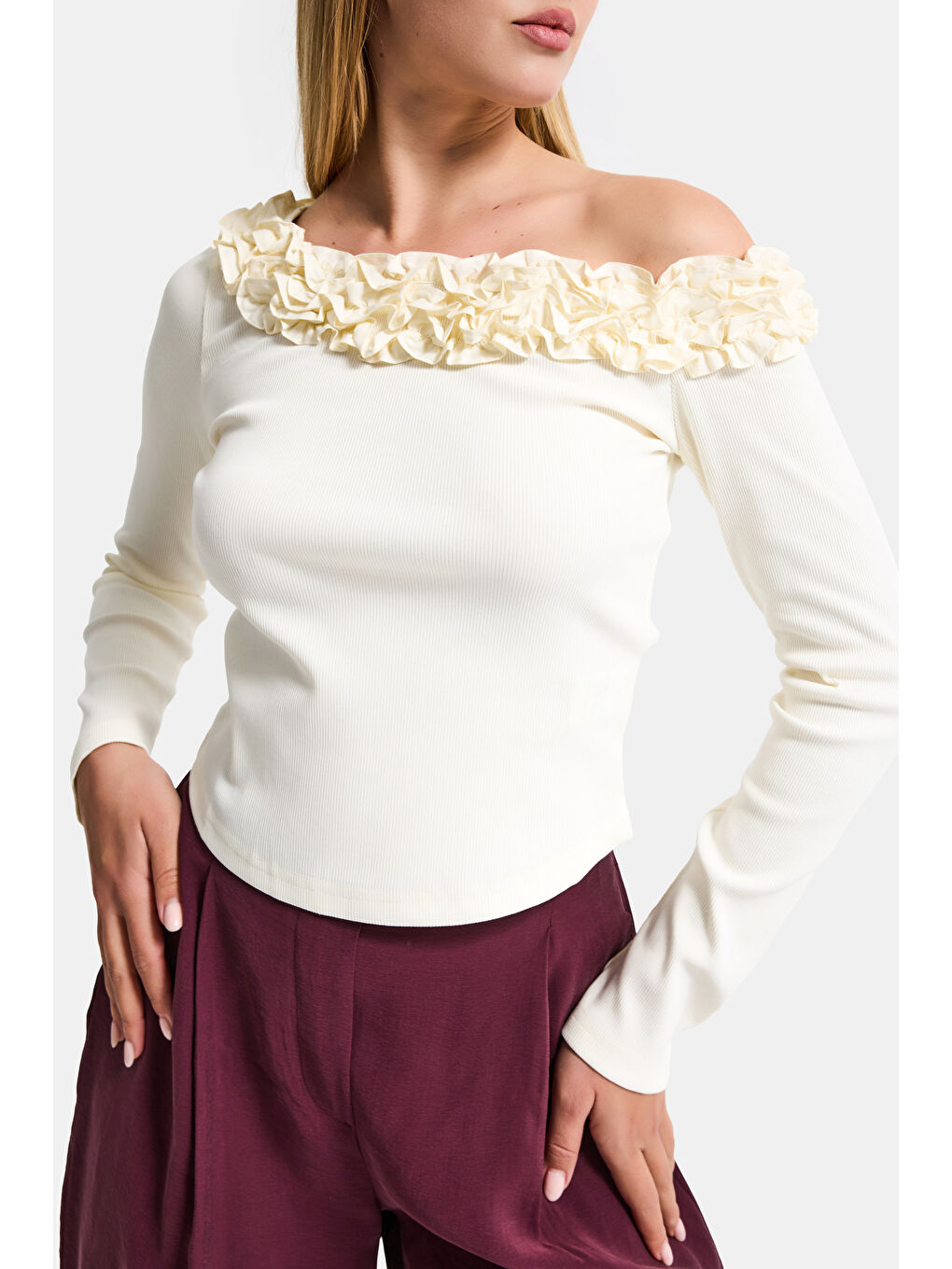 Kadın Ekru Sarı w5 Organik Pamuk Kumaş Tek Kol ve Gül Detaylı Tasarım Bluz