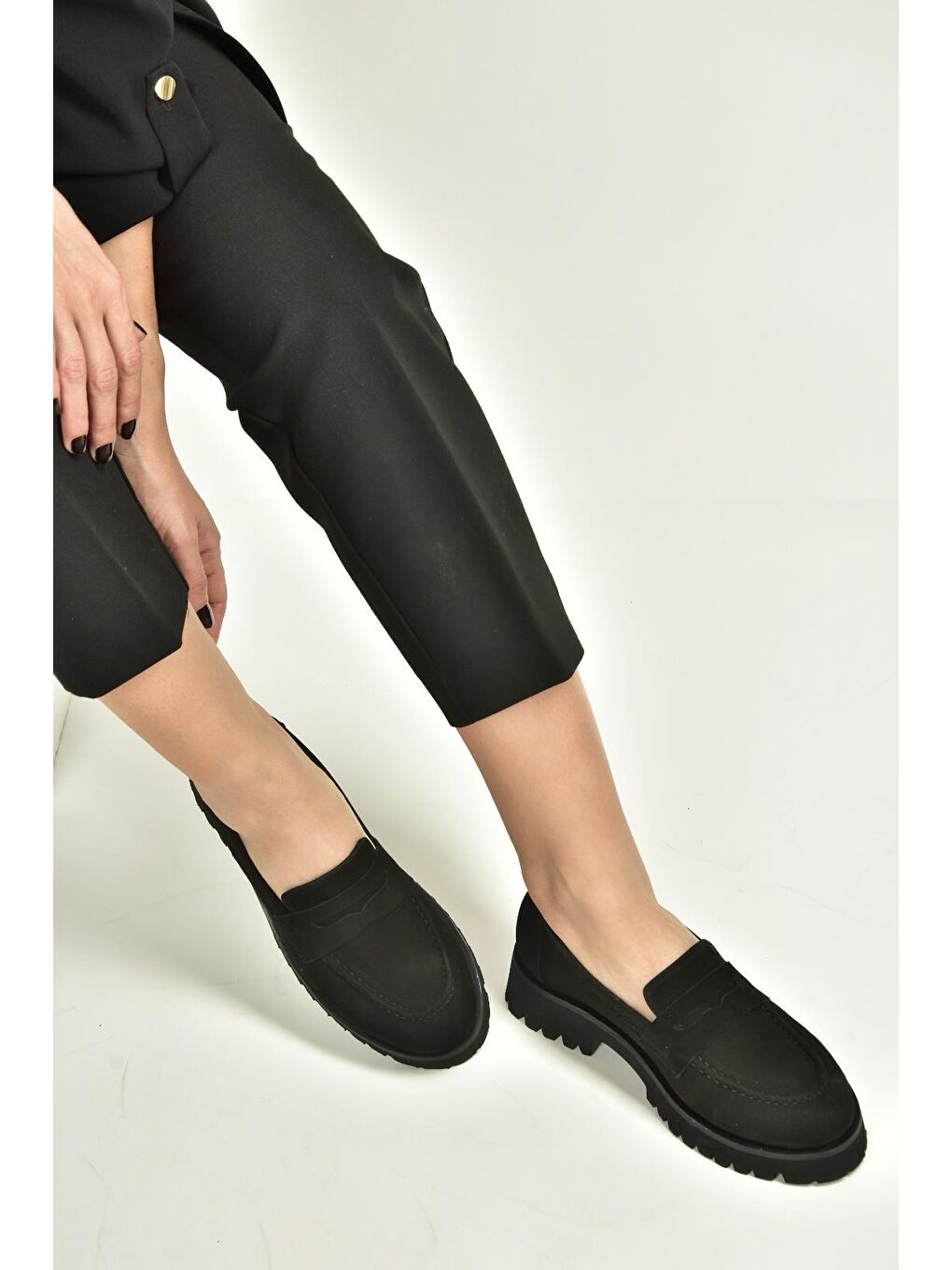 Siyah Kadın Makosen Ayakkabı V944086101-3