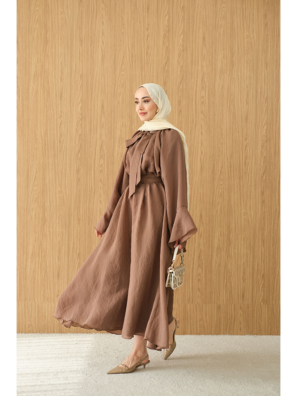 Kadın Tül Kumaş Boyun Bağlamalı Detaylı Bel Bağlamalı Elbise Kahverengi-3