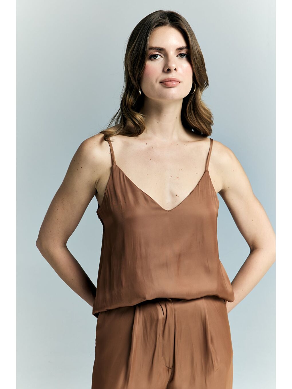 Kahverengi Tosca Askılı Bluz - Tarçın-1