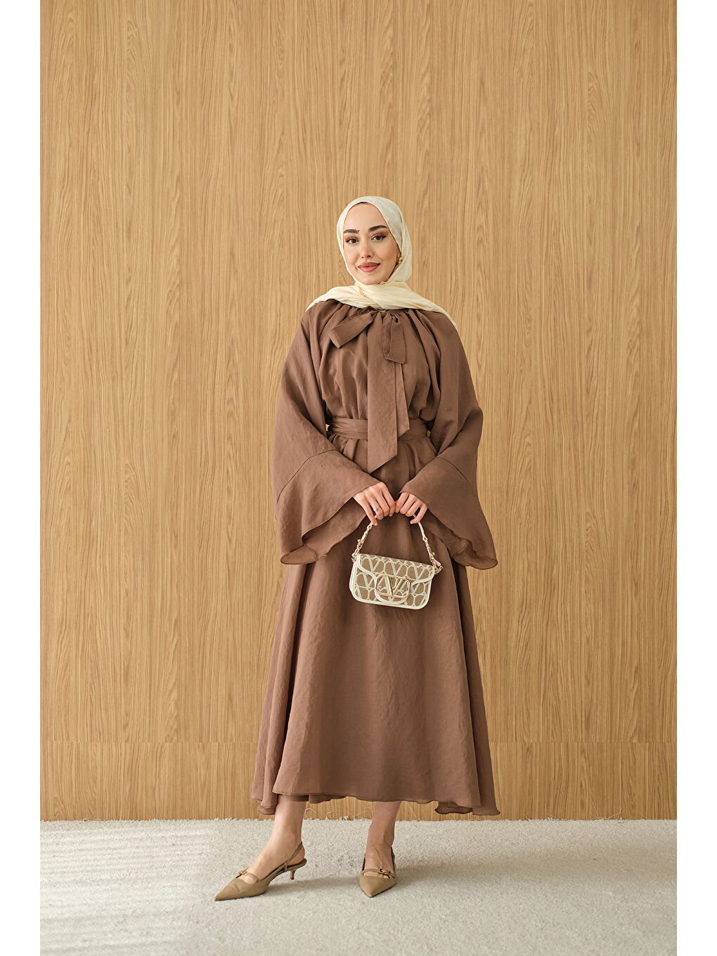 Kadın Tül Kumaş Boyun Bağlamalı Detaylı Bel Bağlamalı Elbise Kahverengi-4