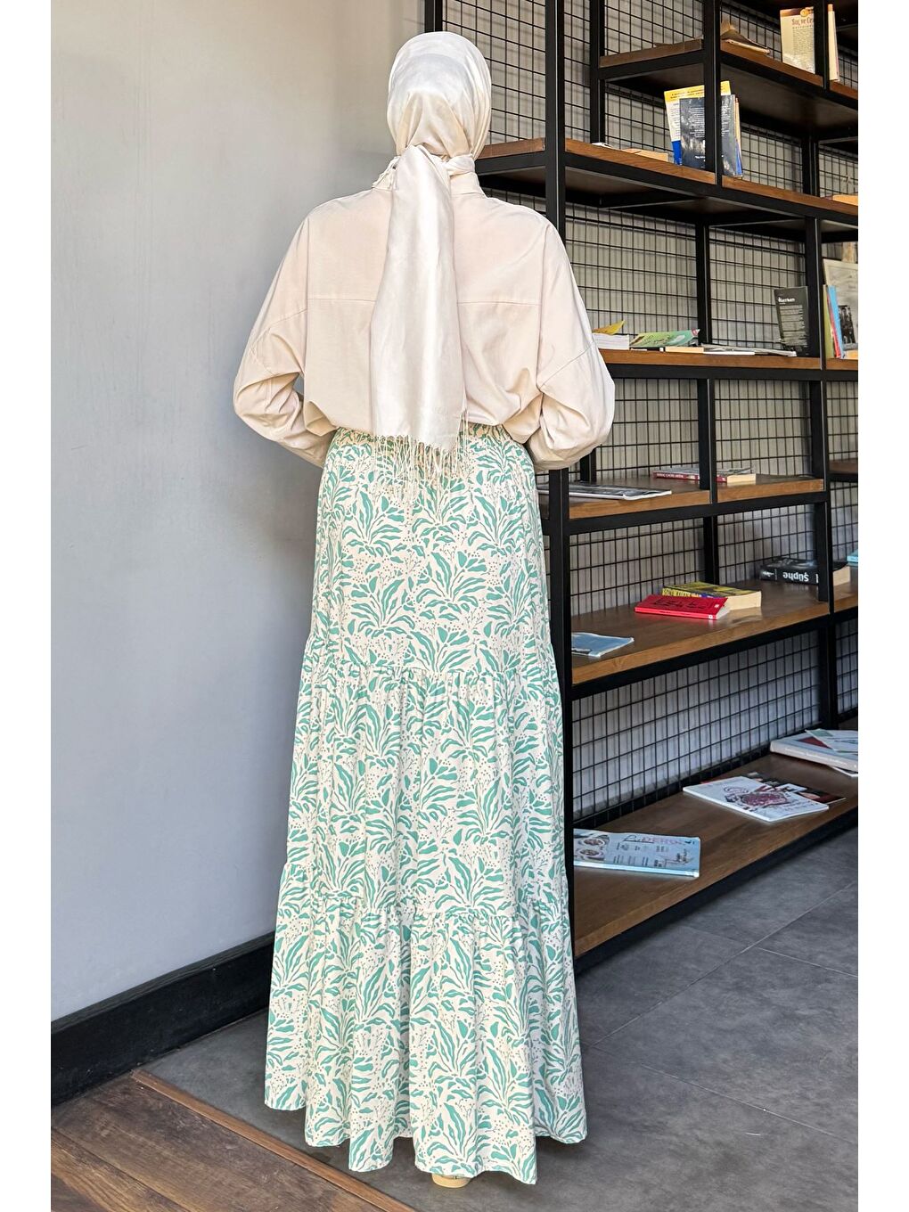 Bej Kadın Üç Kat Desenli Tesettür Viskon Etek-3