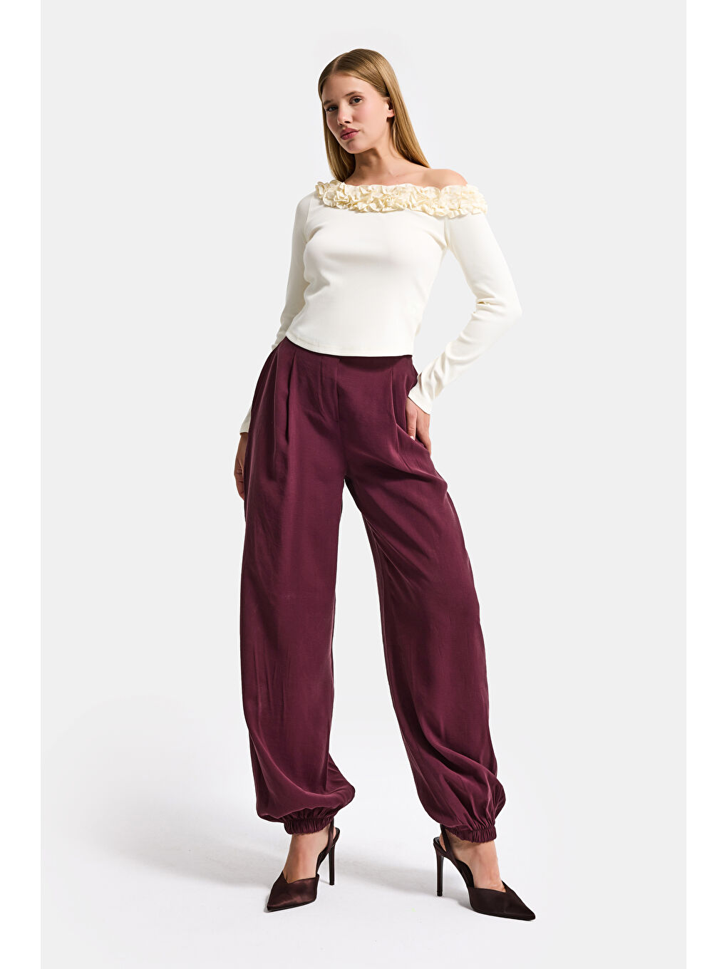 Kadın Ekru Sarı w5 Organik Pamuk Kumaş Tek Kol ve Gül Detaylı Tasarım Bluz-6