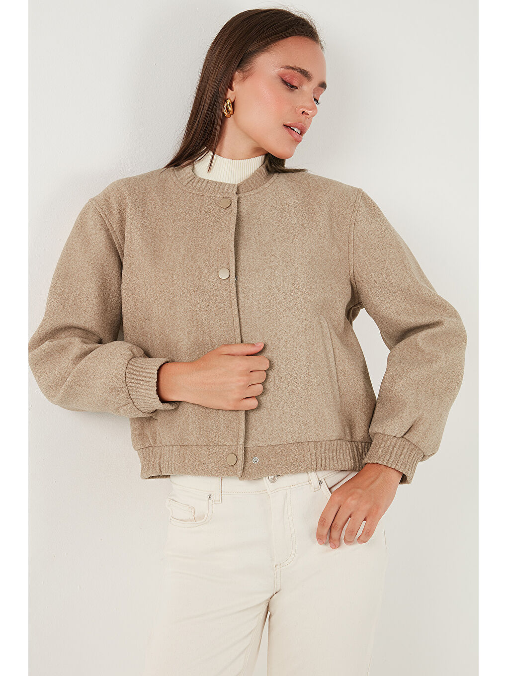 Bej Loose Fit Sıfır Yaka Çıtçıtlı Kaşe Kısa Mont 6810178-1