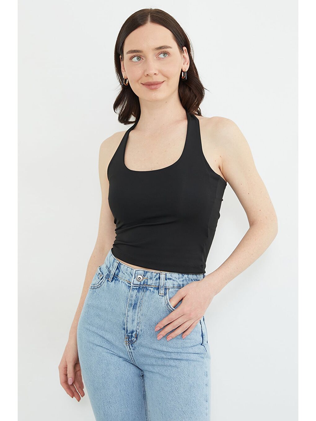 Siyah Boyundan Geçirmeli Bluz-1