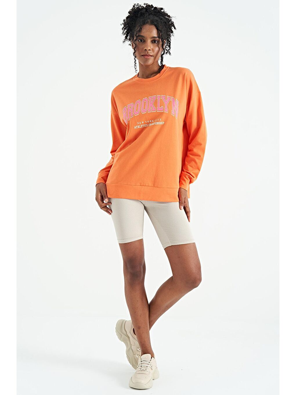 Veryperi Turuncu Oranj Bisiklet Yaka Rahat Kalıp Basic Kadın Sweatshirt - 02106 - 2