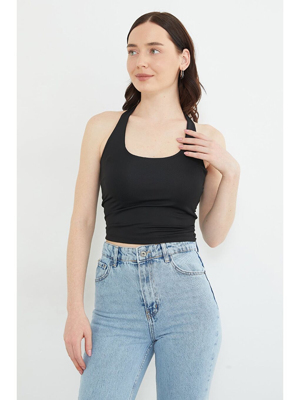 Siyah Boyundan Geçirmeli Bluz-2