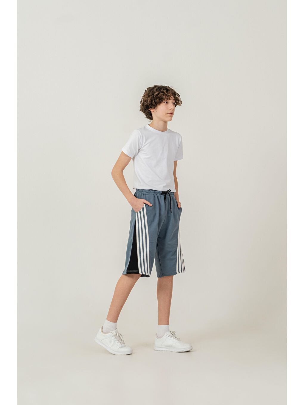 Gri Garni Parçalı Çift Bacak 4 Şeritli  Erkek Çocuk Şort-1