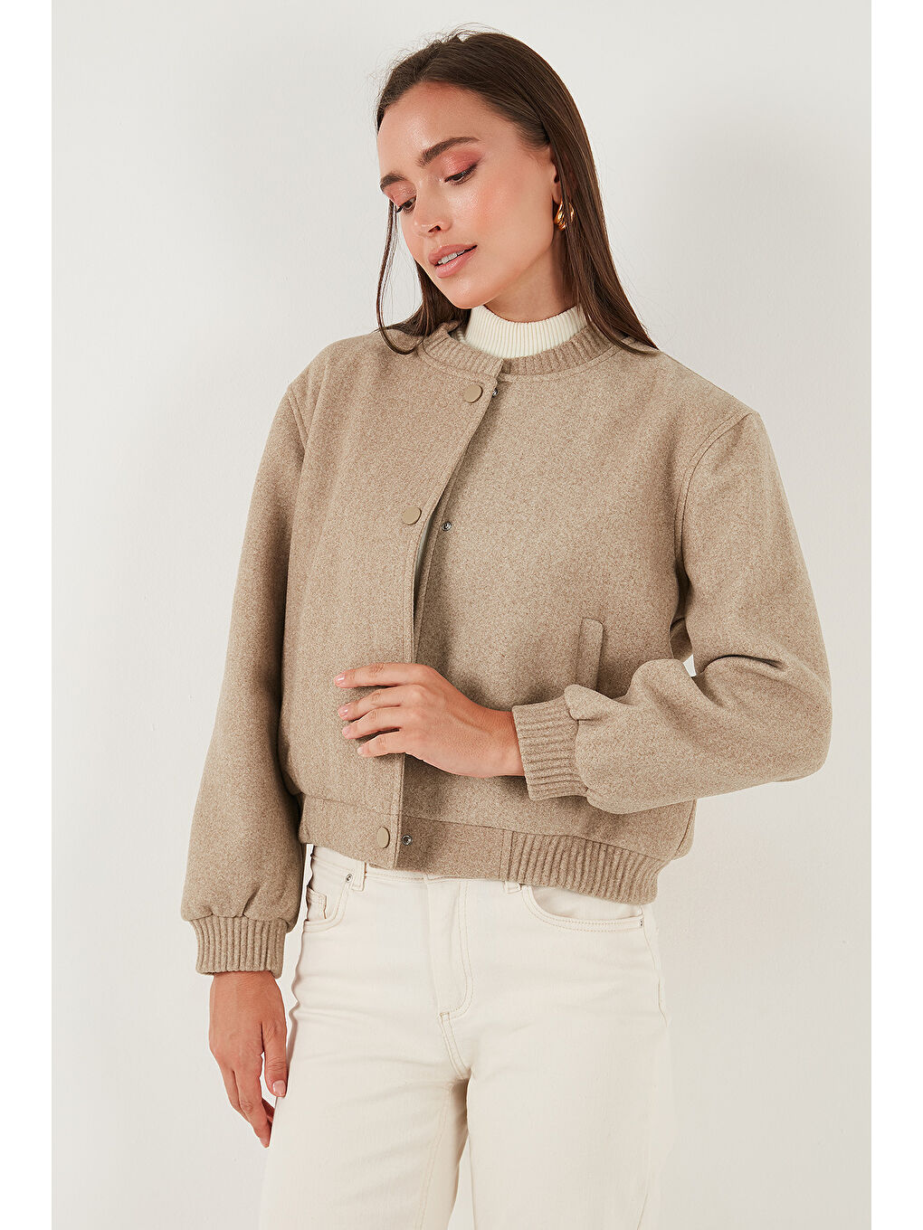 Bej Loose Fit Sıfır Yaka Çıtçıtlı Kaşe Kısa Mont 6810178-5