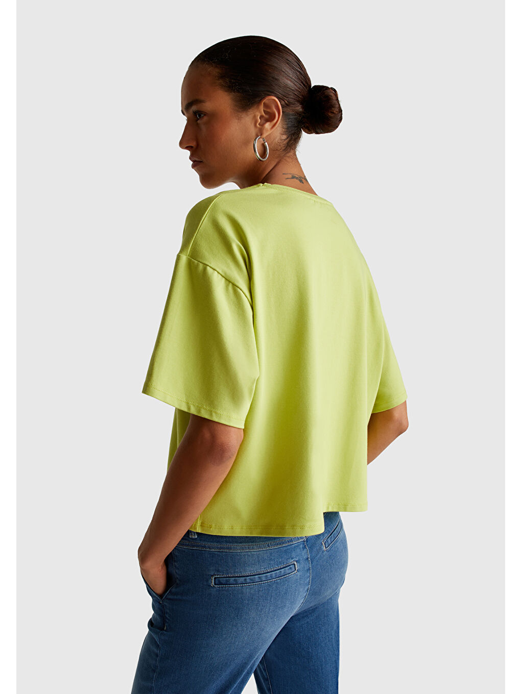 Kadın Açık Yeşil Pamuk Karışımlı Çiçek Aplikeli T-Shirt-2