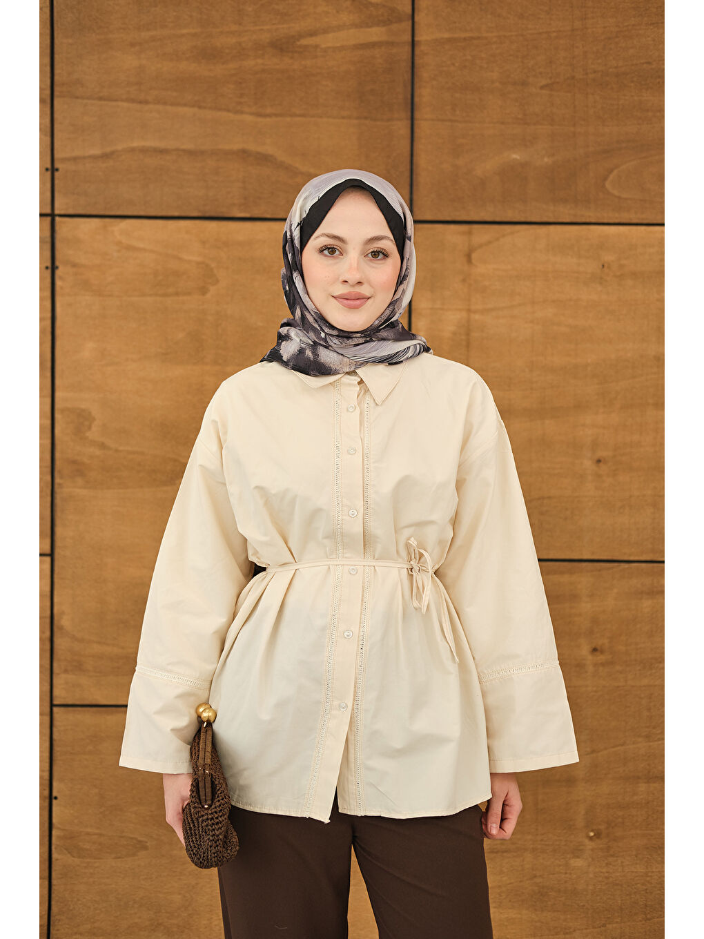 Ekru Kadın Dantel Detay Bel Bağlamalı Gömlek Krem-3