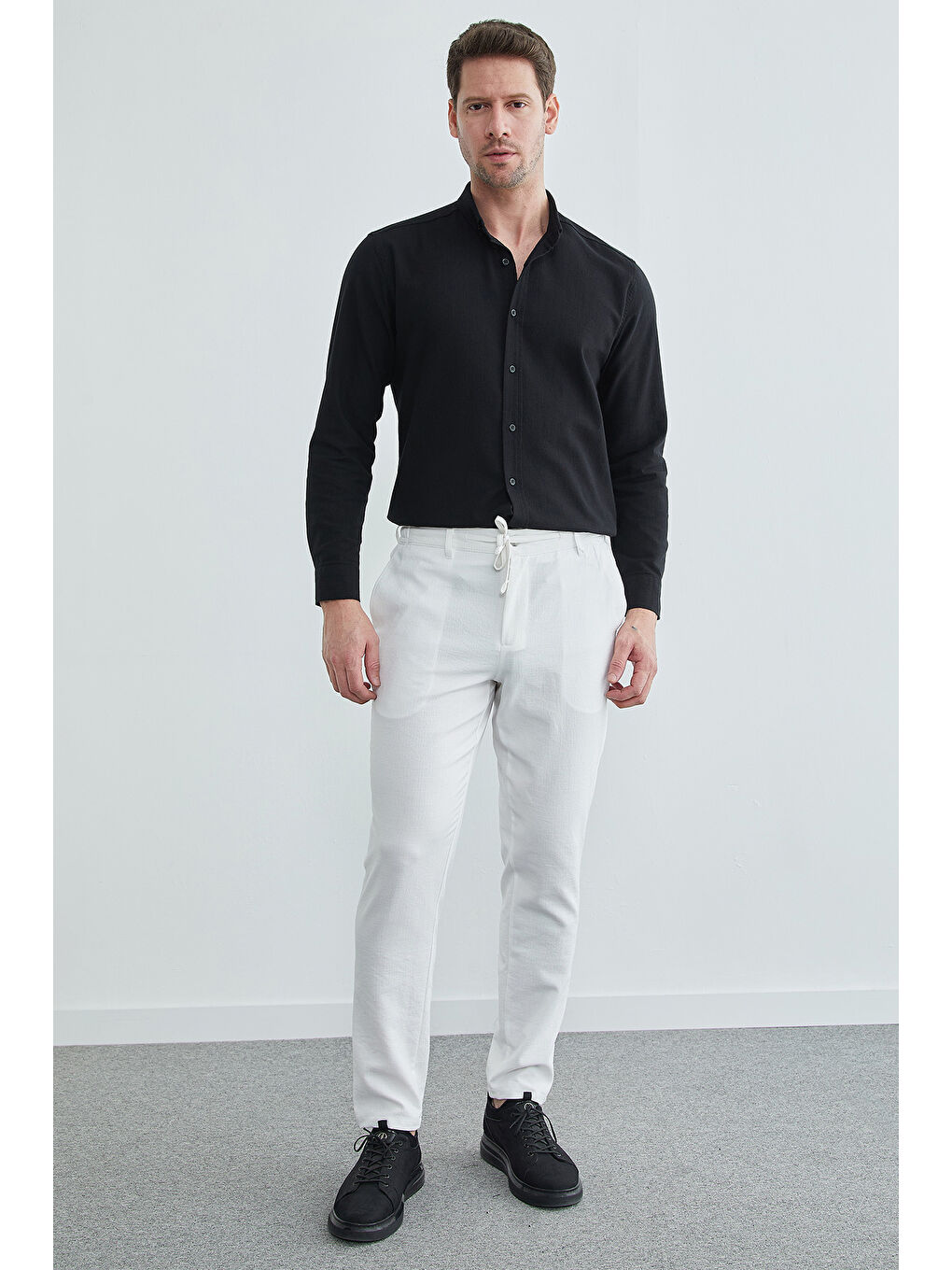 Beyaz Beli Lastikli Bağcıklı Jogger Pantolon-4