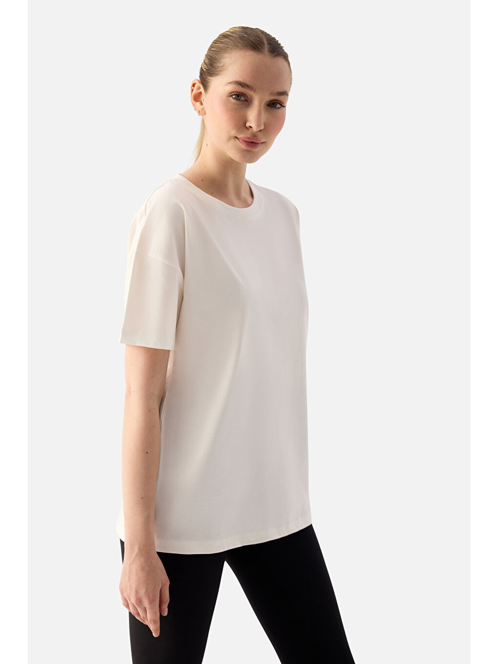 Ekru Elora Rahat Kalıp Oversize Krem Tişört-4