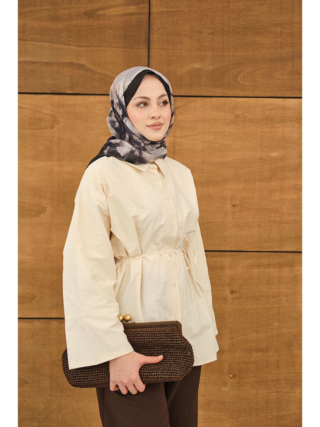 Ekru Kadın Dantel Detay Bel Bağlamalı Gömlek Krem-4