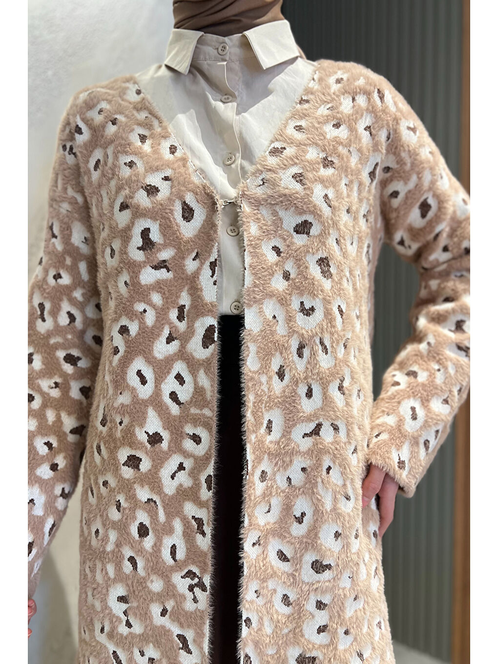 Julude Bej Leopar Desenli Sakallı Tesettür Triko Hırka - 4