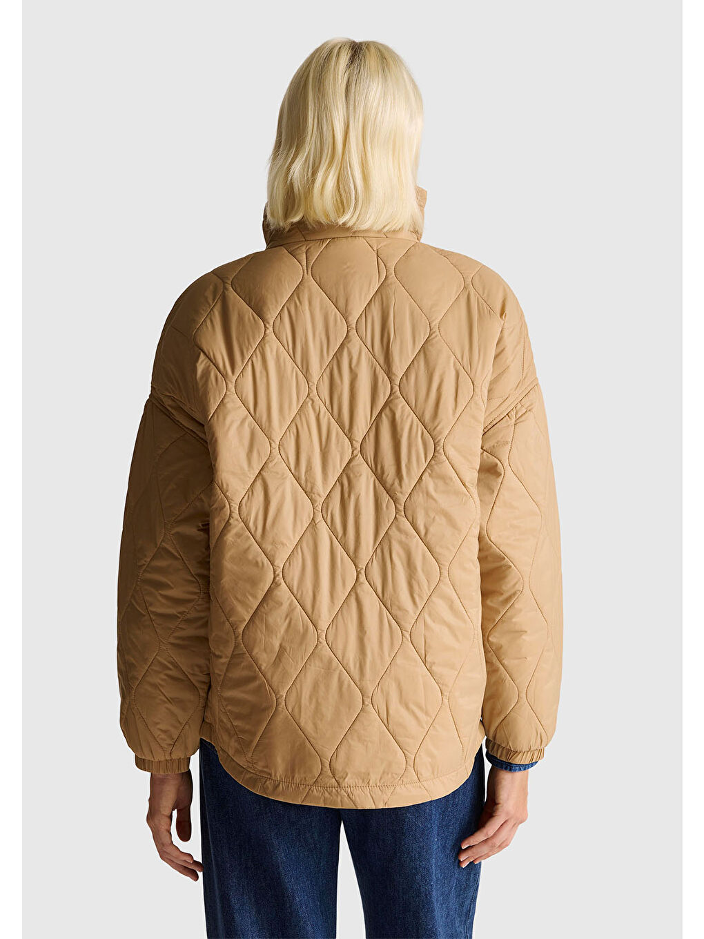 Kadın Açık Kahverengi Fermuarlı Cepli Dik Yaka Kapitone Mont-2