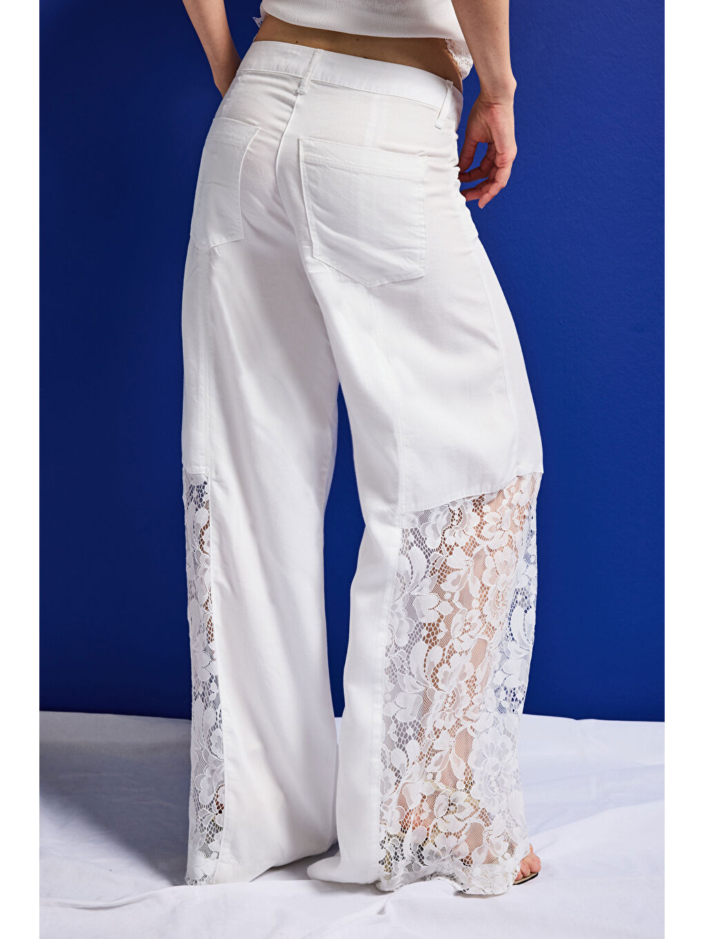Kadın Kırık Beyaz 7s6-101 Palazzo Dantel Detaylı Özel Tasarım Pantolon-1
