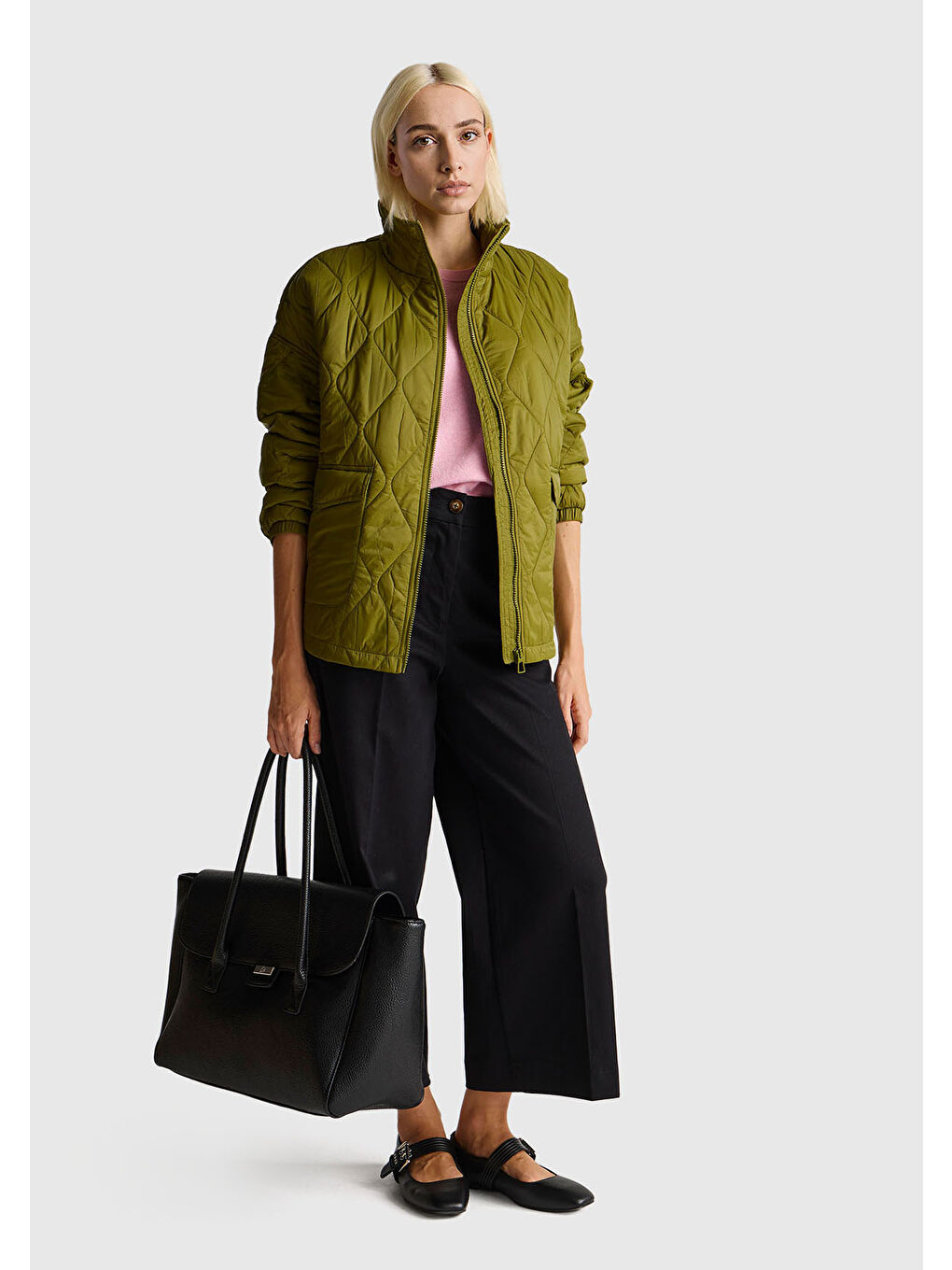 Kadın Haki Yeşili Fermuarlı Cepli Dik Yaka Kapitone Mont-4