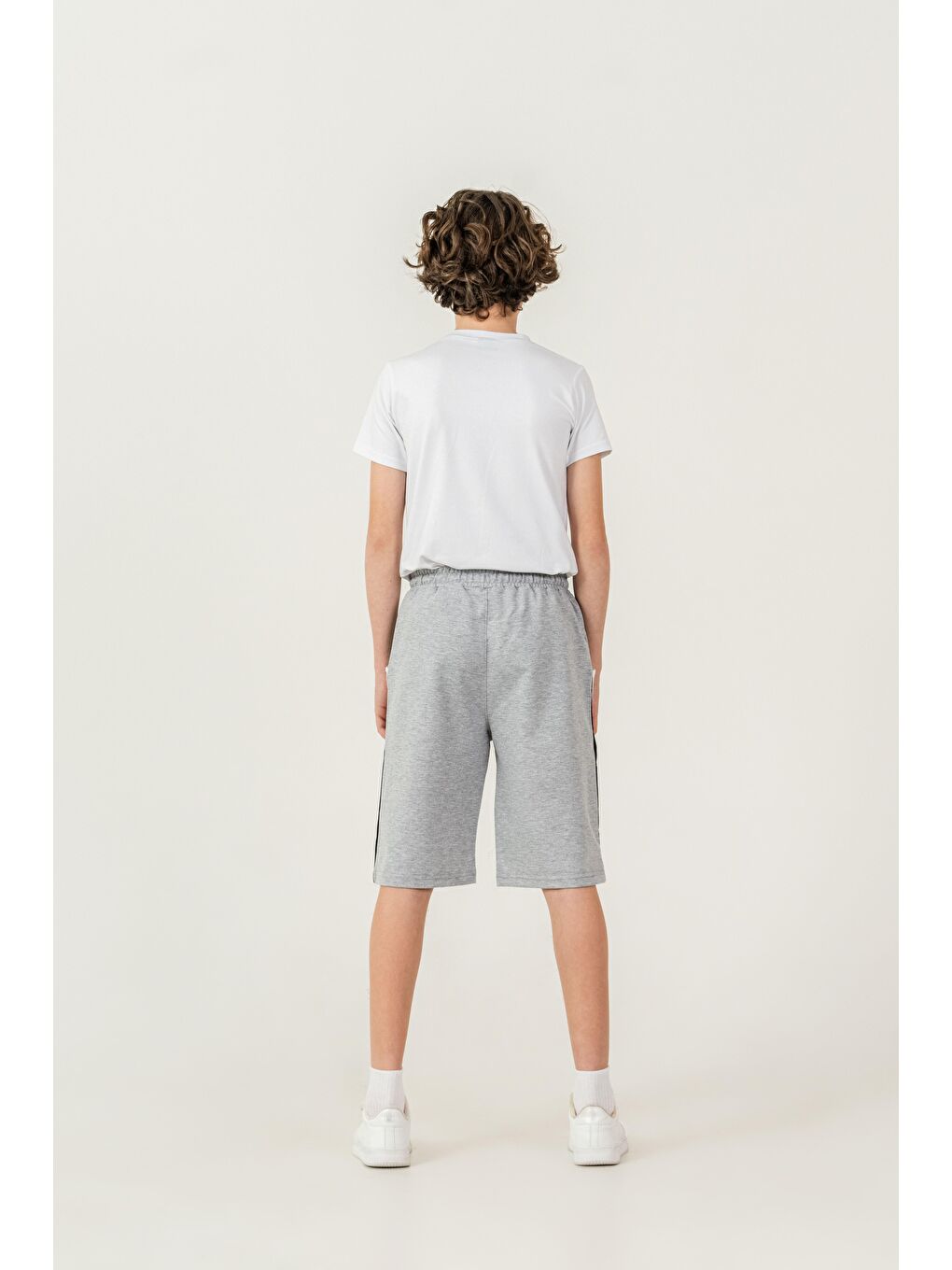 Gri Garni Parçalı Çift Bacak 4 Şeritli  Erkek Çocuk Şort-5