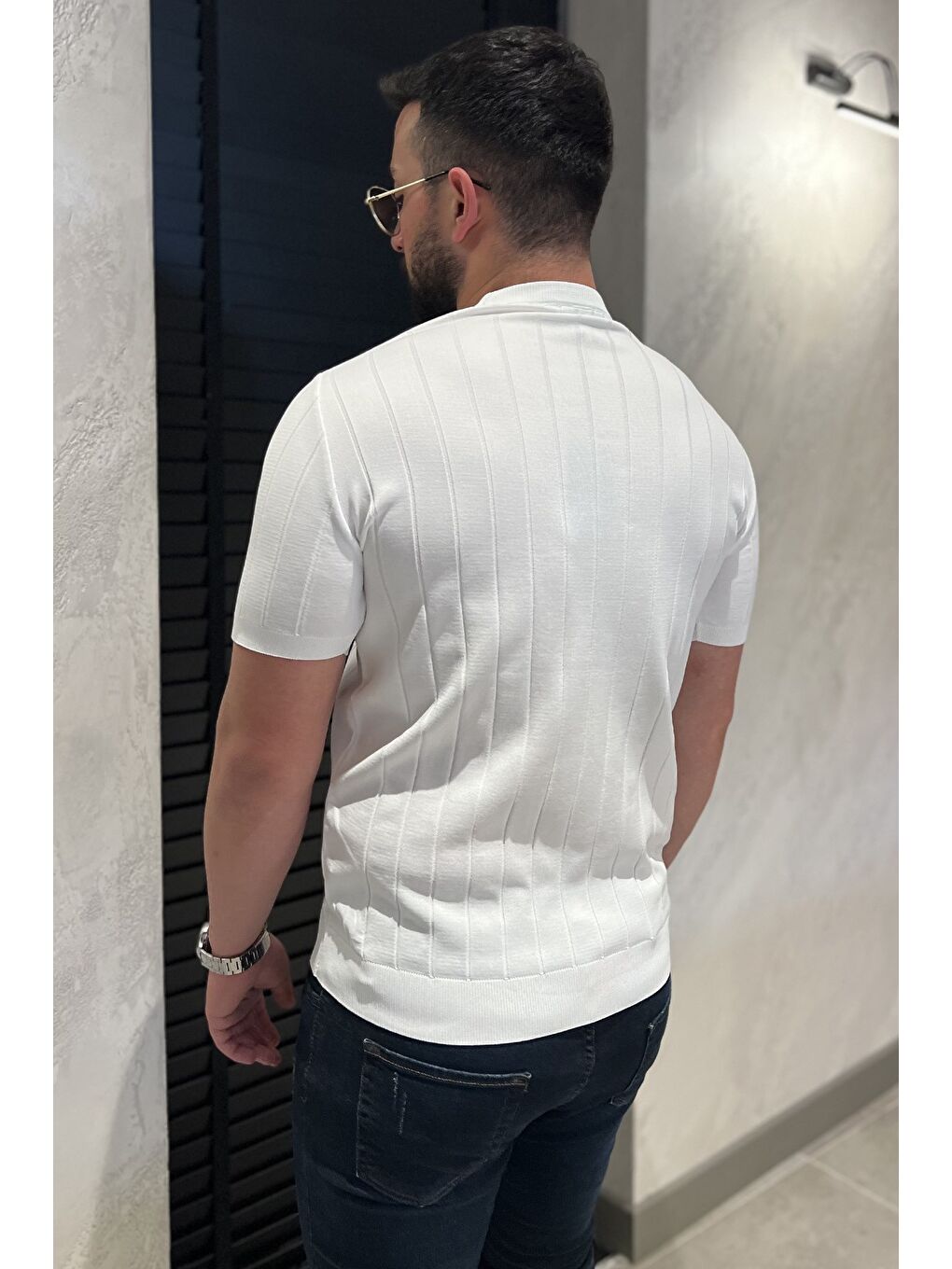 Beyaz Erkek Bisiklet Yaka Kendinden Çizgi Desenli Triko Tişört-2