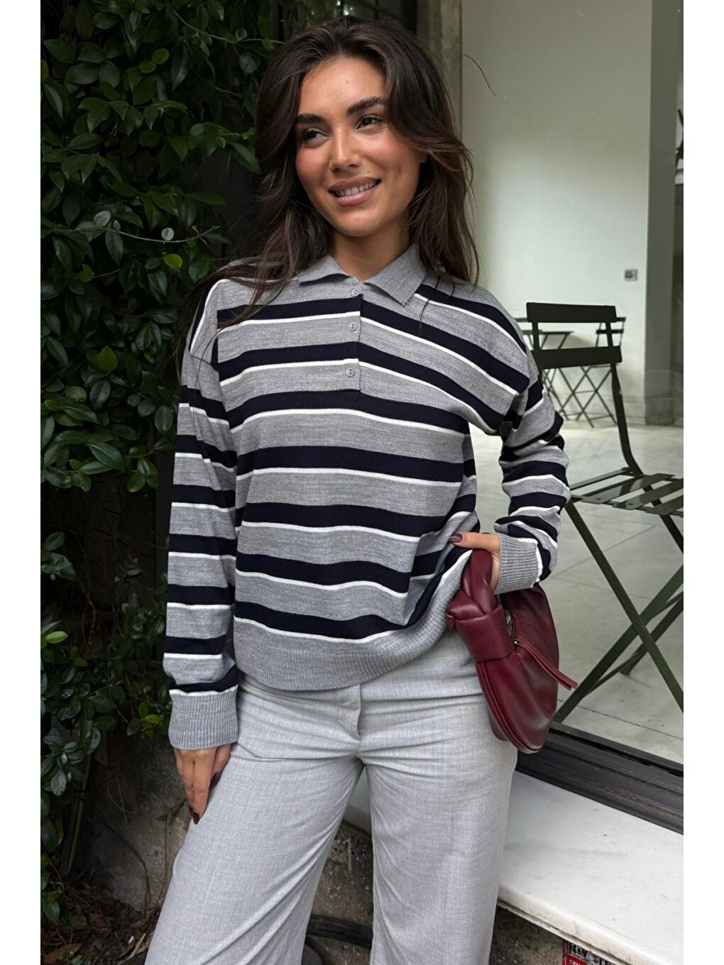 Gri Çizgili Polo Yaka Düğmeli Kadın Kazak Mg2561