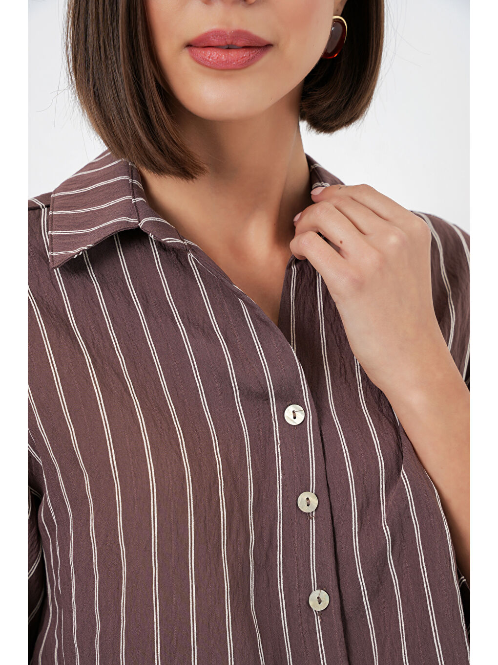 Kadın Çizgili Oversize Kısa Gömlek 20326 - Kahverengi-4