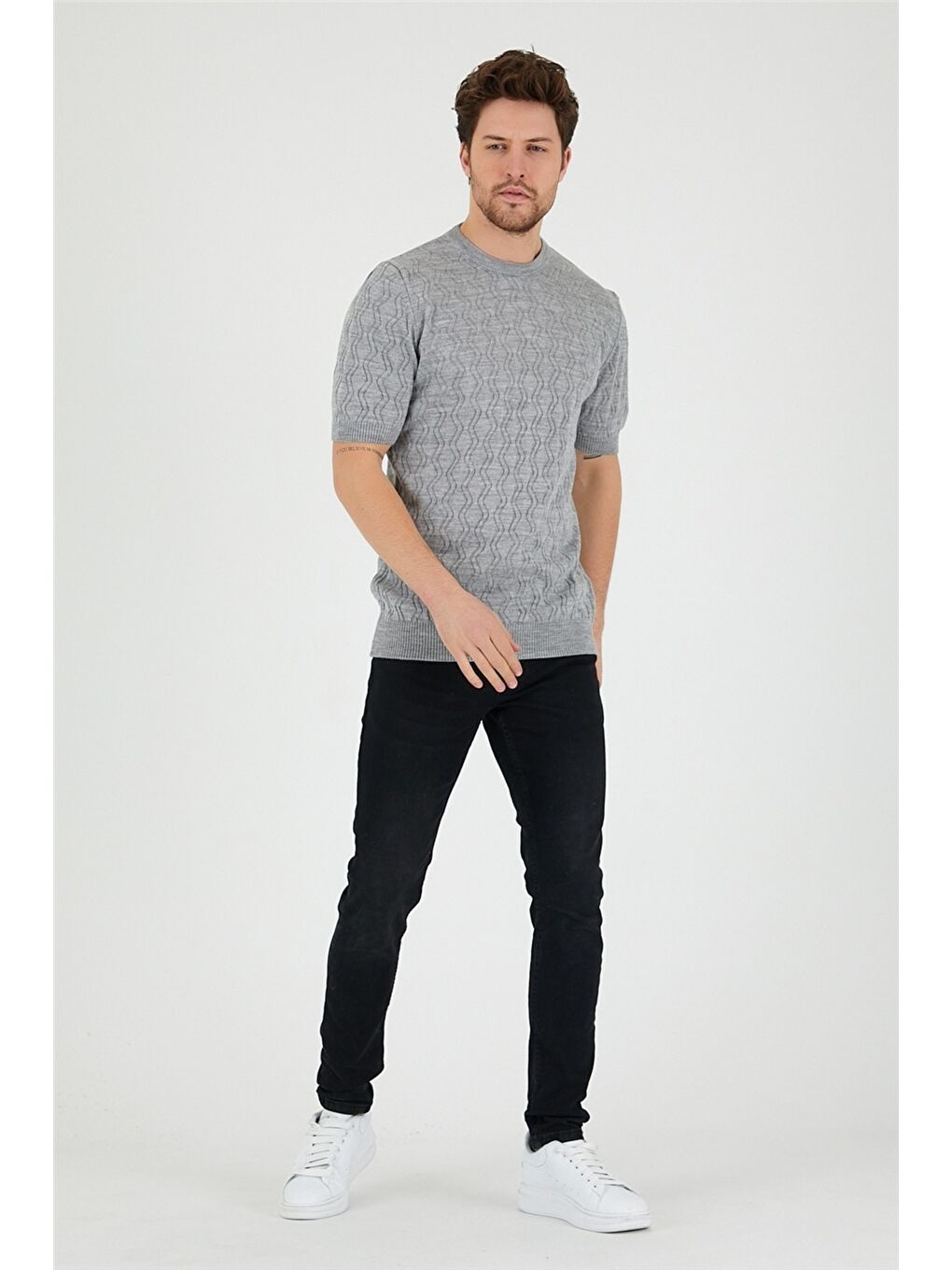 Gri Erkek Yuvarlak Yaka Desenli Örme T-shirt-4