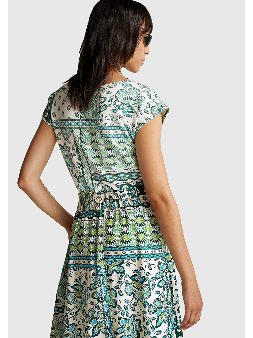 Kadın Açık Yeşil Desenli Kolsuz T-Shirt-2