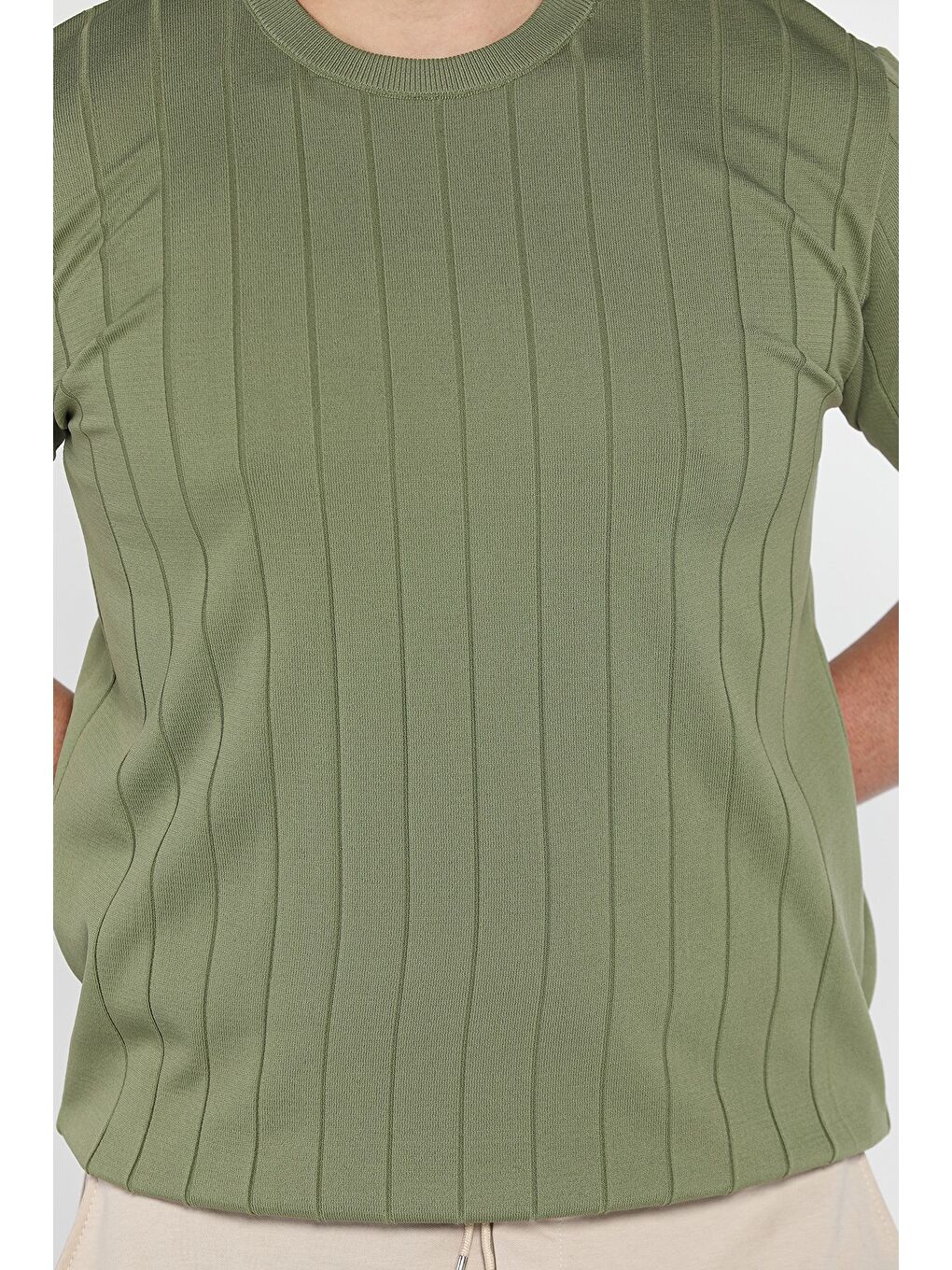 Haki Erkek Bisiklet Yaka Kendinden Çizgi Desenli Triko Tişört-3