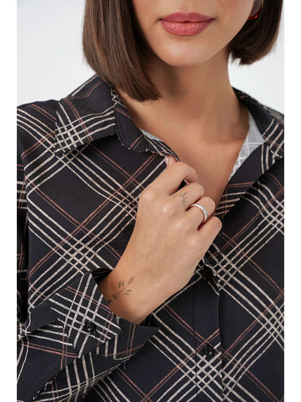 Kadın Oversize Desenli Gömlek 20372 - Siyah-4