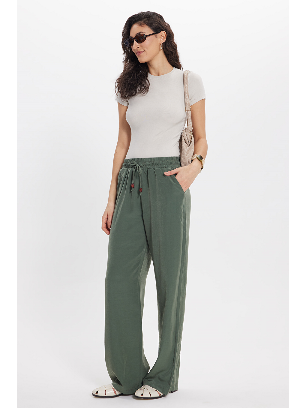 Kadın Slim Fit Dar Kesim Pamuklu Kısa Kollu Bisiklet Yaka Bej Tişört-1