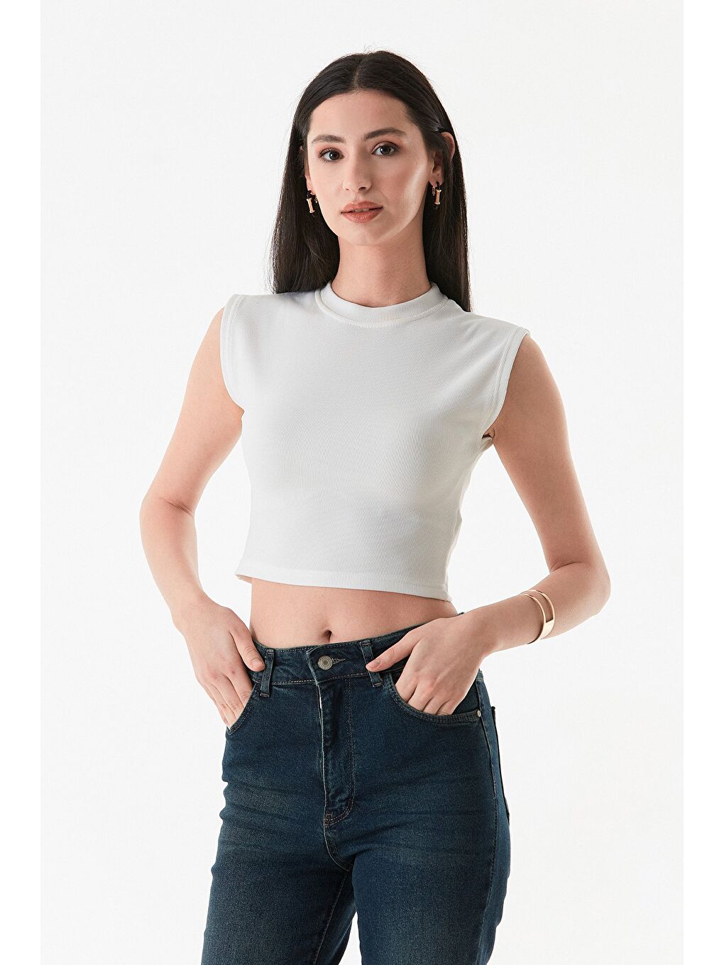 Beyaz Fitilli Bisiklet Yaka Crop Tişört-2