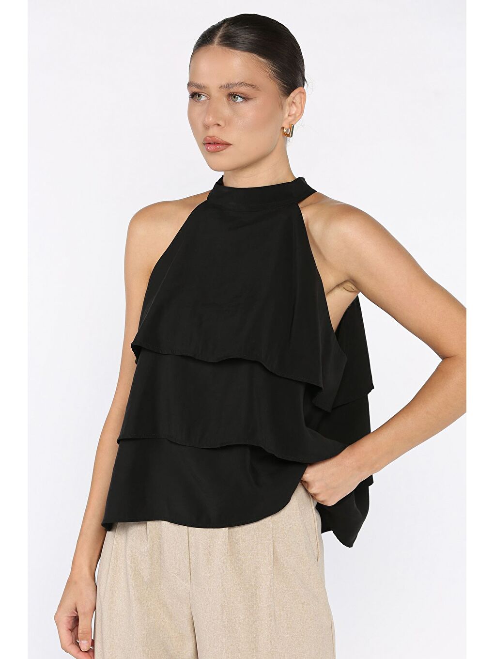 Siyah Sıfır Kol Kat Kat Kadın Bluz