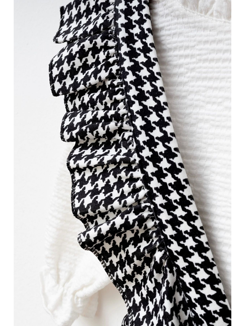 Siyah Kız Bebek Kazayağı Desenli Fırfırlı Salopet Takım-2