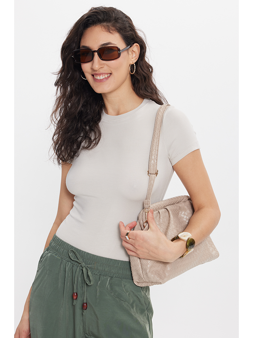 Kadın Slim Fit Dar Kesim Pamuklu Kısa Kollu Bisiklet Yaka Bej Tişört-6