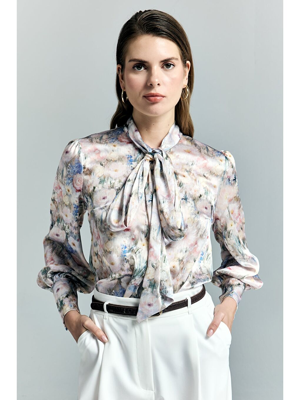 Pembe Çiçek Desenli Fularlı Gömlek - Pudra-2