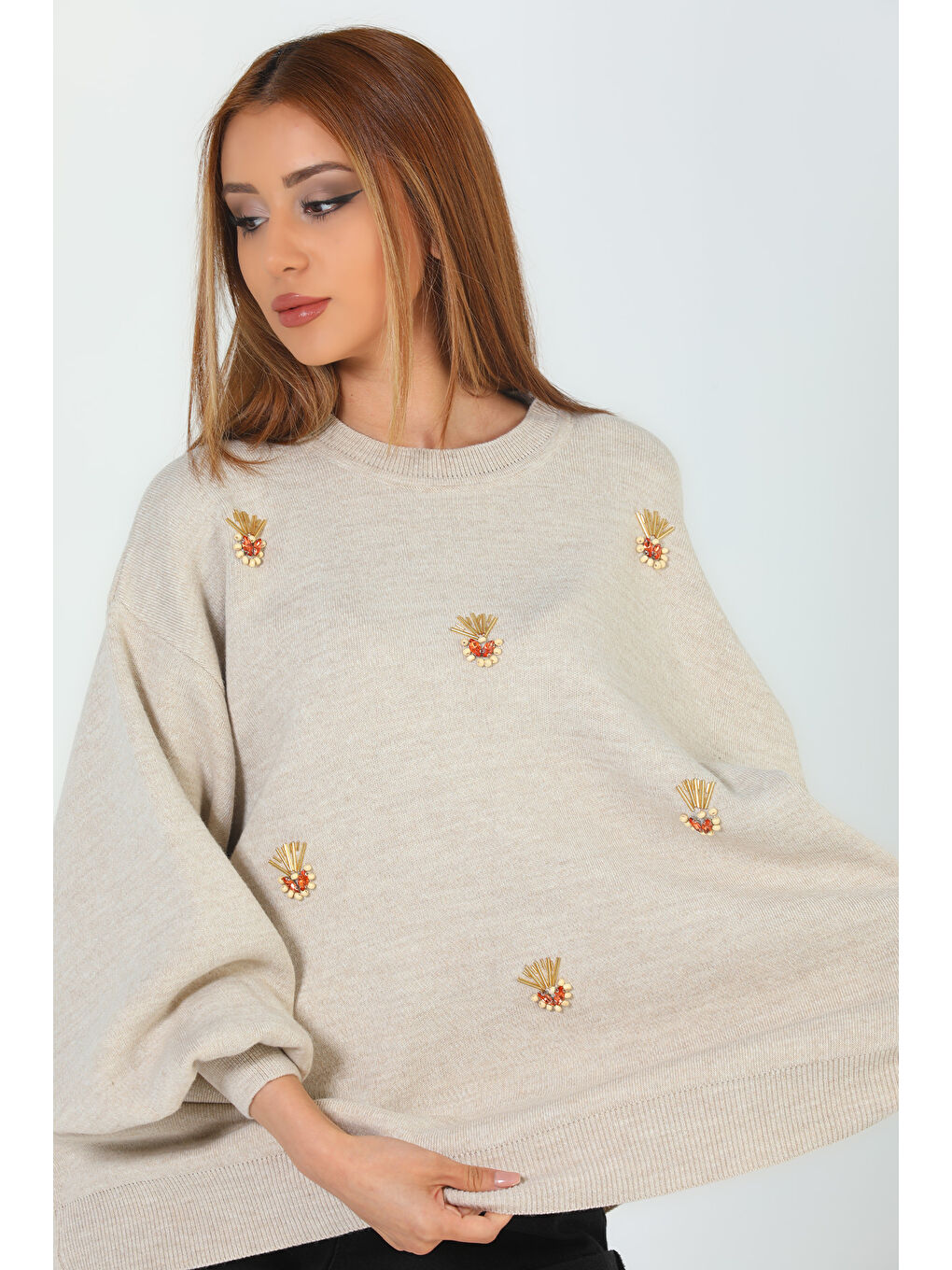 Bej Kadın Bisiklet Yaka Taşlı Salaş Triko Kazak (taşlar Farklı Gelebilir.)-2
