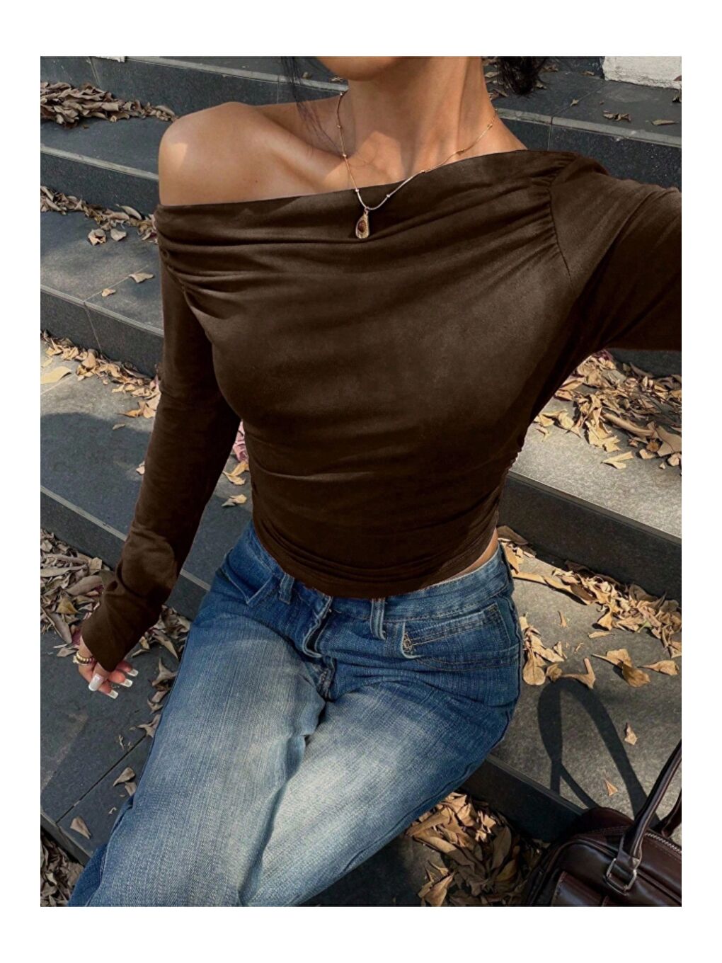 Kahverengi Kadın Asimetrik Omuz Uzun Kollu Büzgülü Dar Kesim Kısa Tişört-3