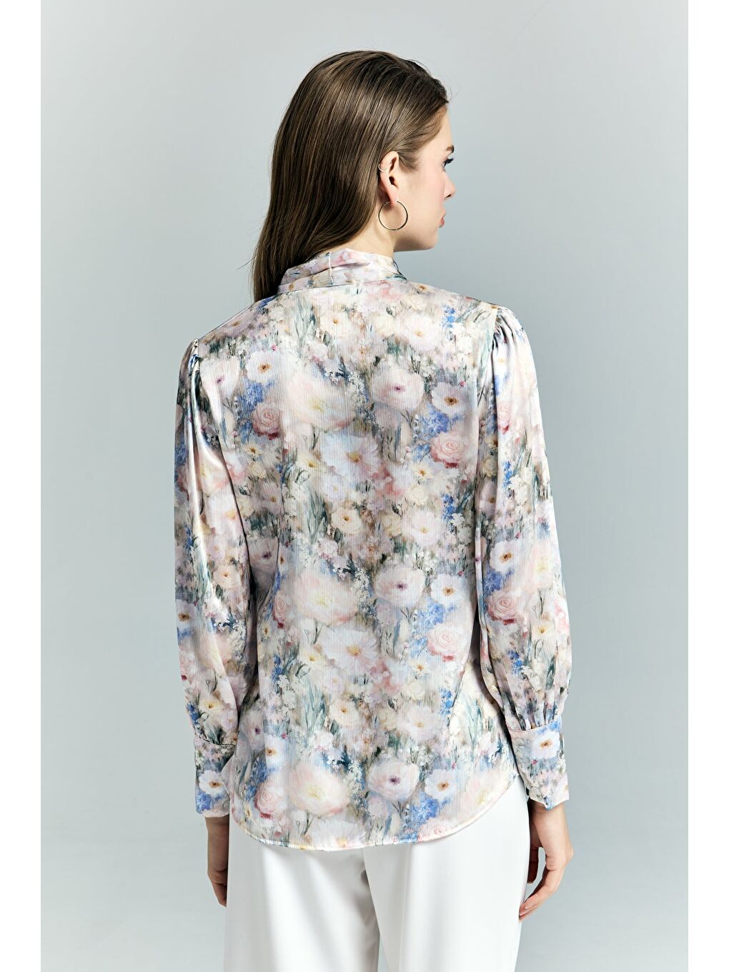 Pembe Çiçek Desenli Fularlı Gömlek - Pudra-7