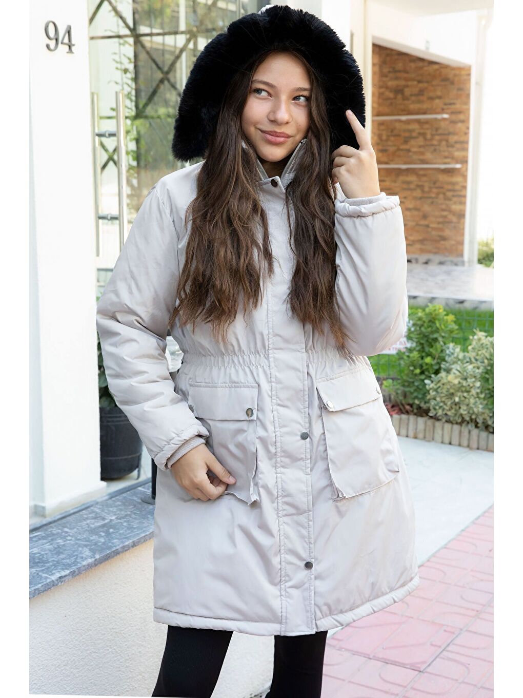 Ekru Krem Kapaklı Cepli İçi Kürklü Çıkarılabilir Kapüşonlu Kız Çocuk Şişme Mont 21485-1