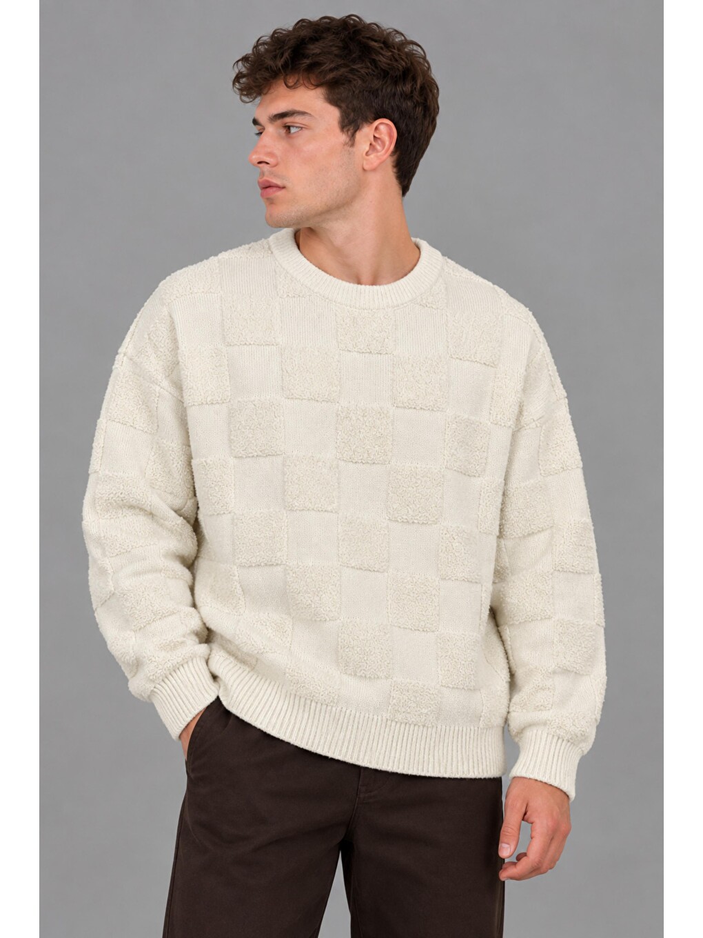Beyaz Oversize Pelüş Kare Desen Kışlık Kazak Dp 18381_10062