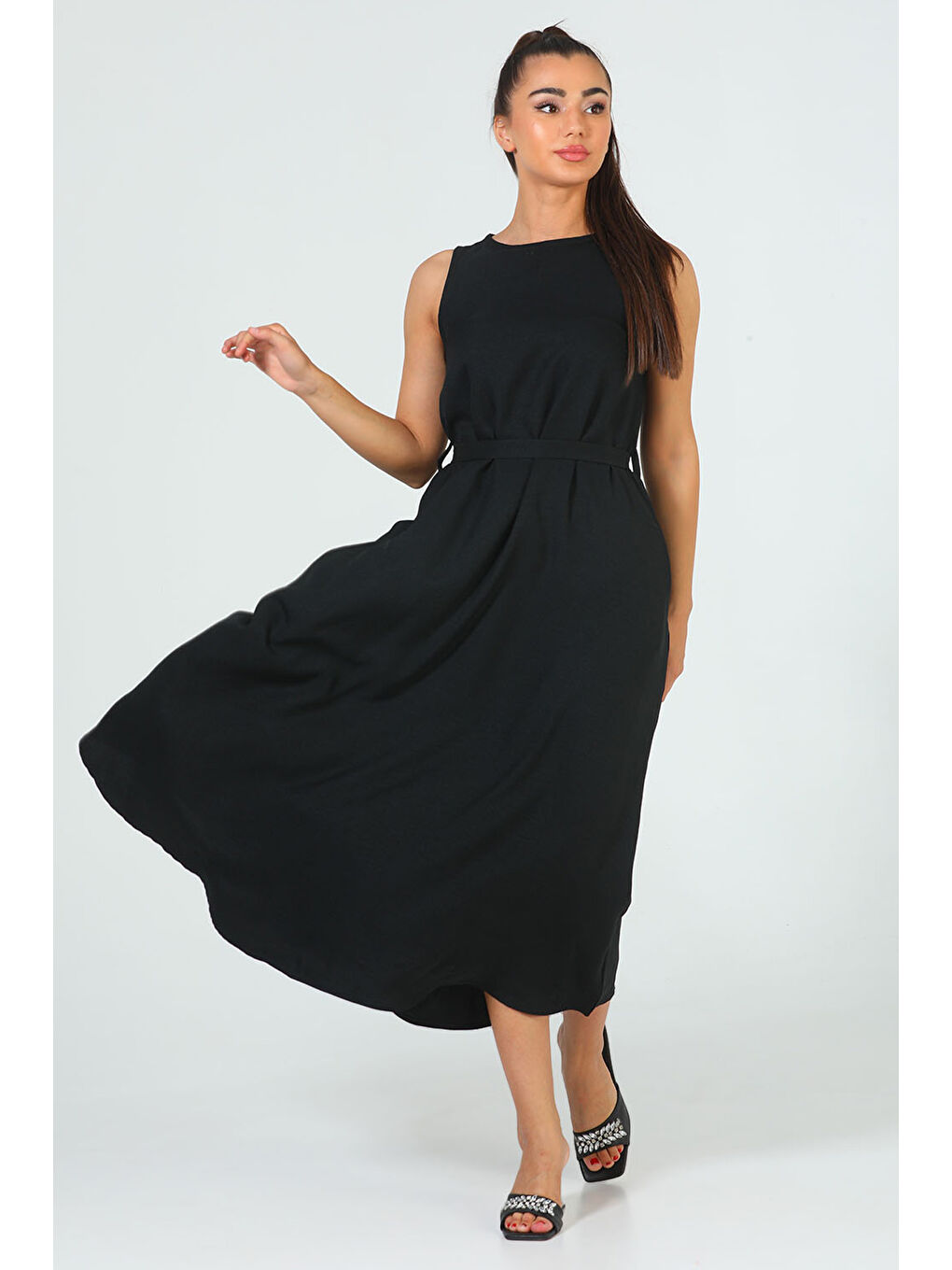 Siyah Kadın Bisiklet Yaka Cep Detaylı Bel Kuşaklı Uzun Elbise-1