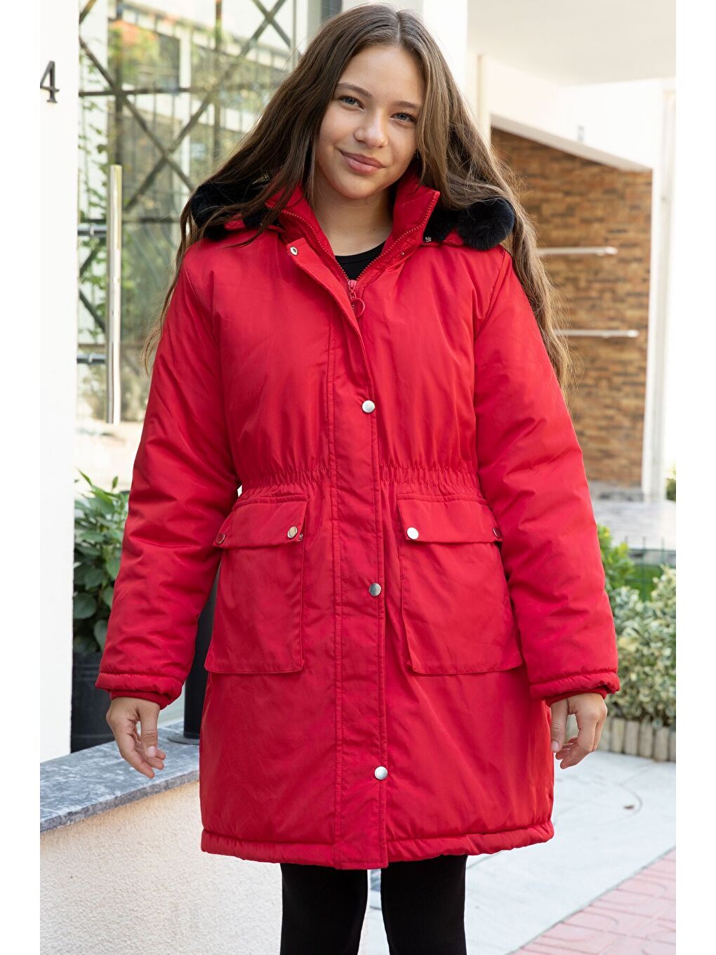 Kırmızı Kapaklı Cepli İçi Kürklü Çıkarılabilir Kapüşonlu Kız Çocuk Şişme Mont 21484-1