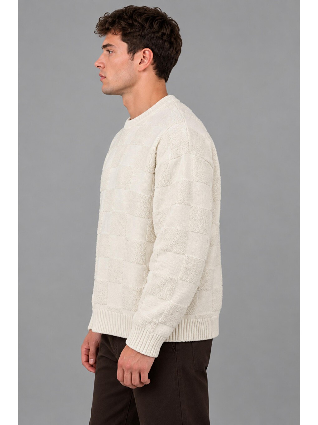Beyaz Oversize Pelüş Kare Desen Kışlık Kazak Dp 18381_10062-3