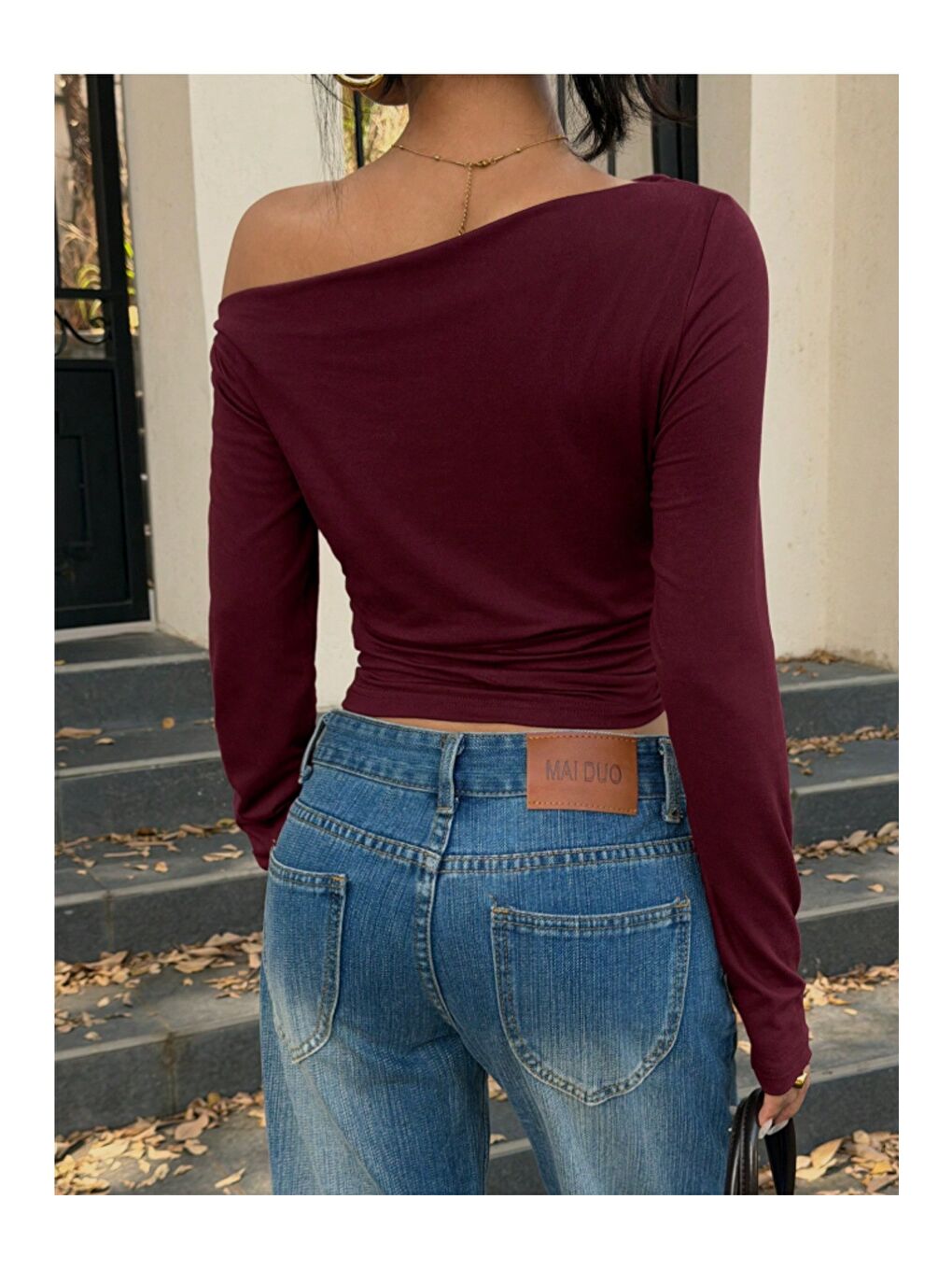 Bordo Kadın Asimetrik Omuz Uzun Kollu Büzgülü Dar Kesim Kısa Tişört-2