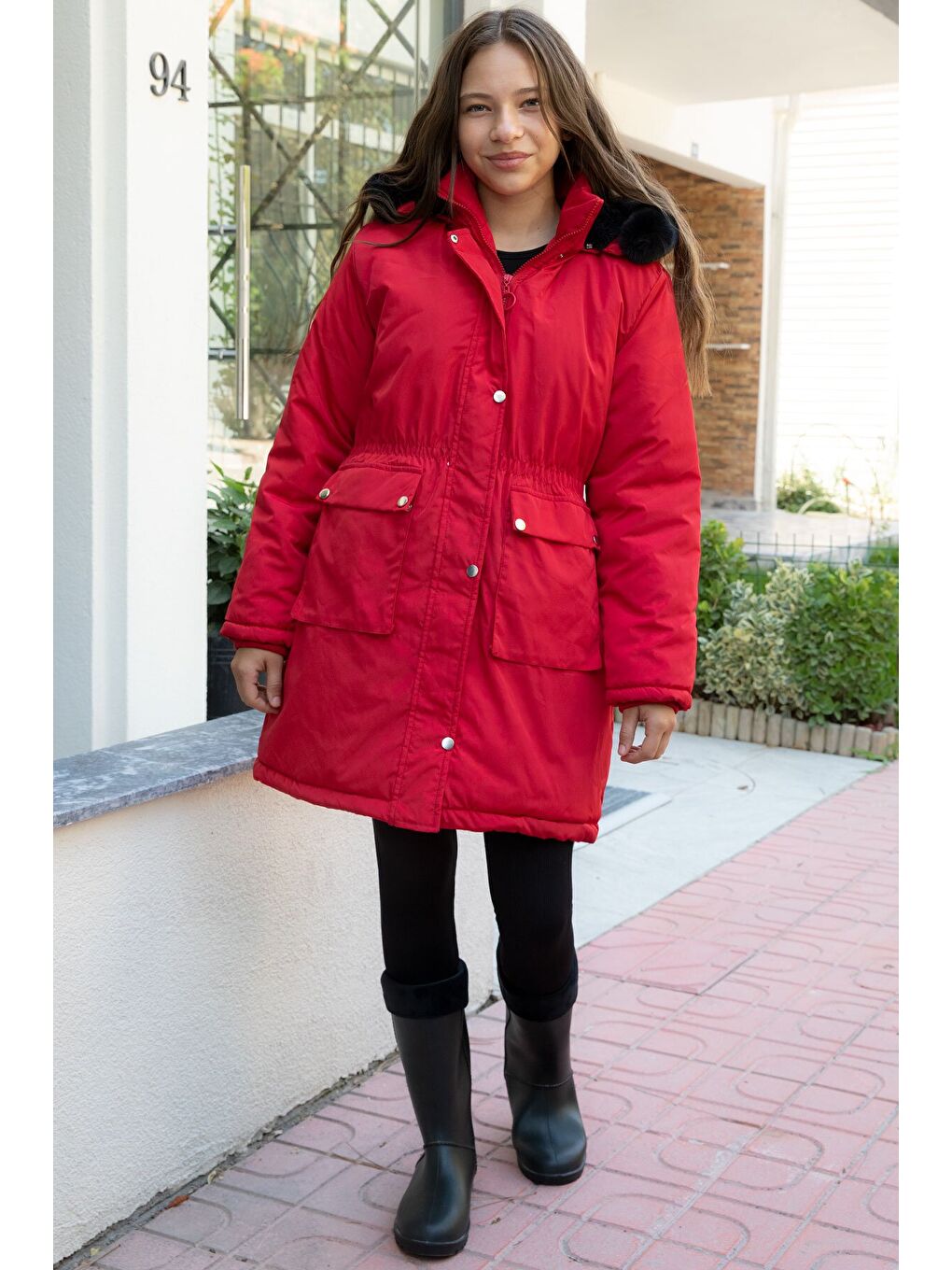 Kırmızı Kapaklı Cepli İçi Kürklü Çıkarılabilir Kapüşonlu Kız Çocuk Şişme Mont 21484-4