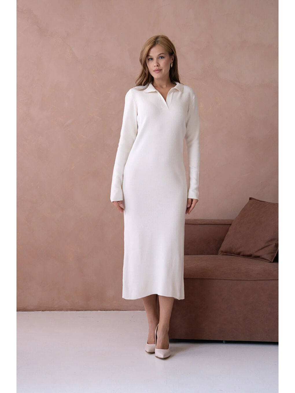 Ekru Kadın Polo Yaka Yamuşak Dokulu Maksi Boy Triko Elbise-1